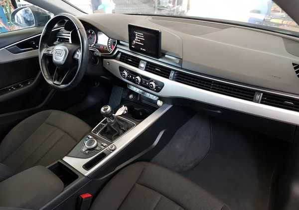 Audi A4 cena 41900 przebieg: 196000, rok produkcji 2016 z Poniec małe 22